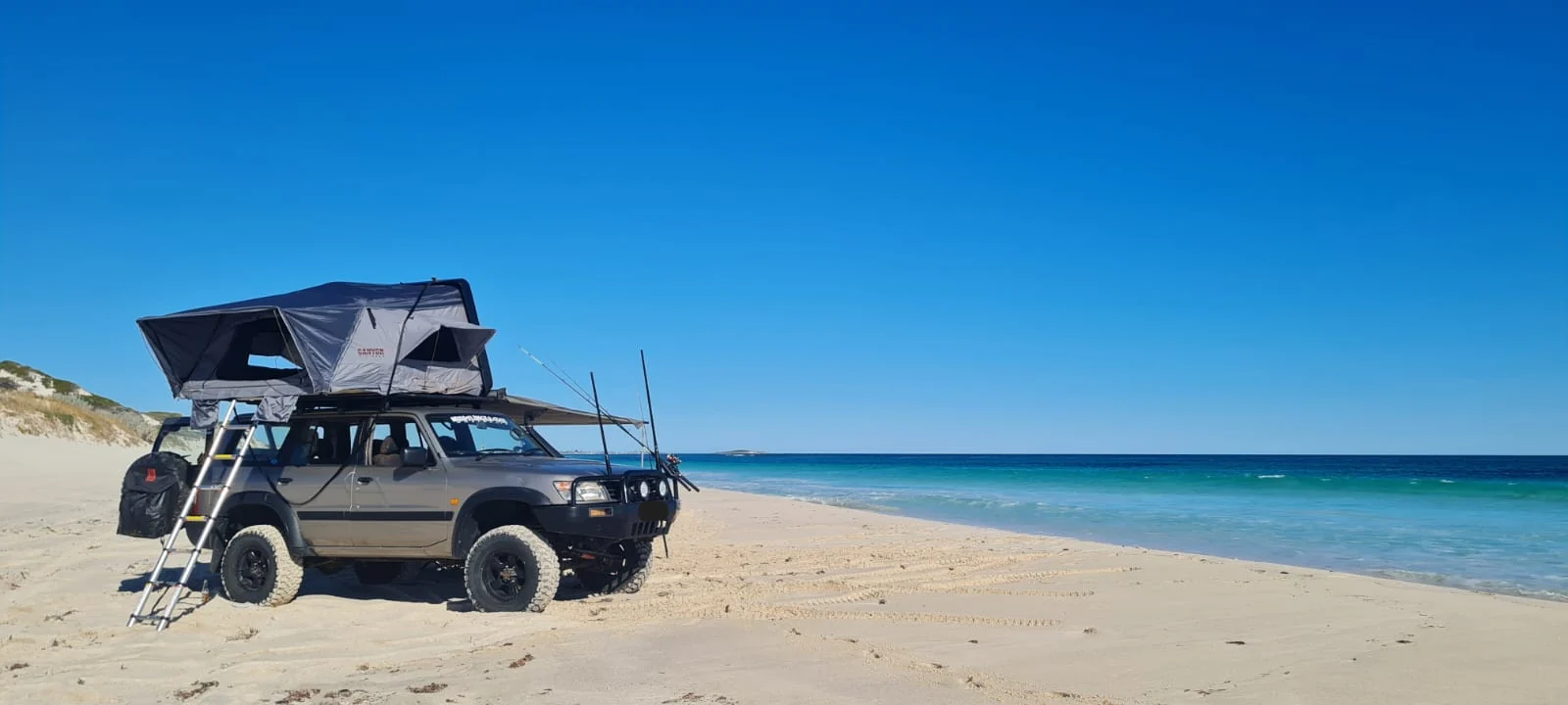 Rooftop Tent/ Tubrack/ Rollercover Package - 4 Person Hard Shell Tent (ABS SHELL) - Image 3