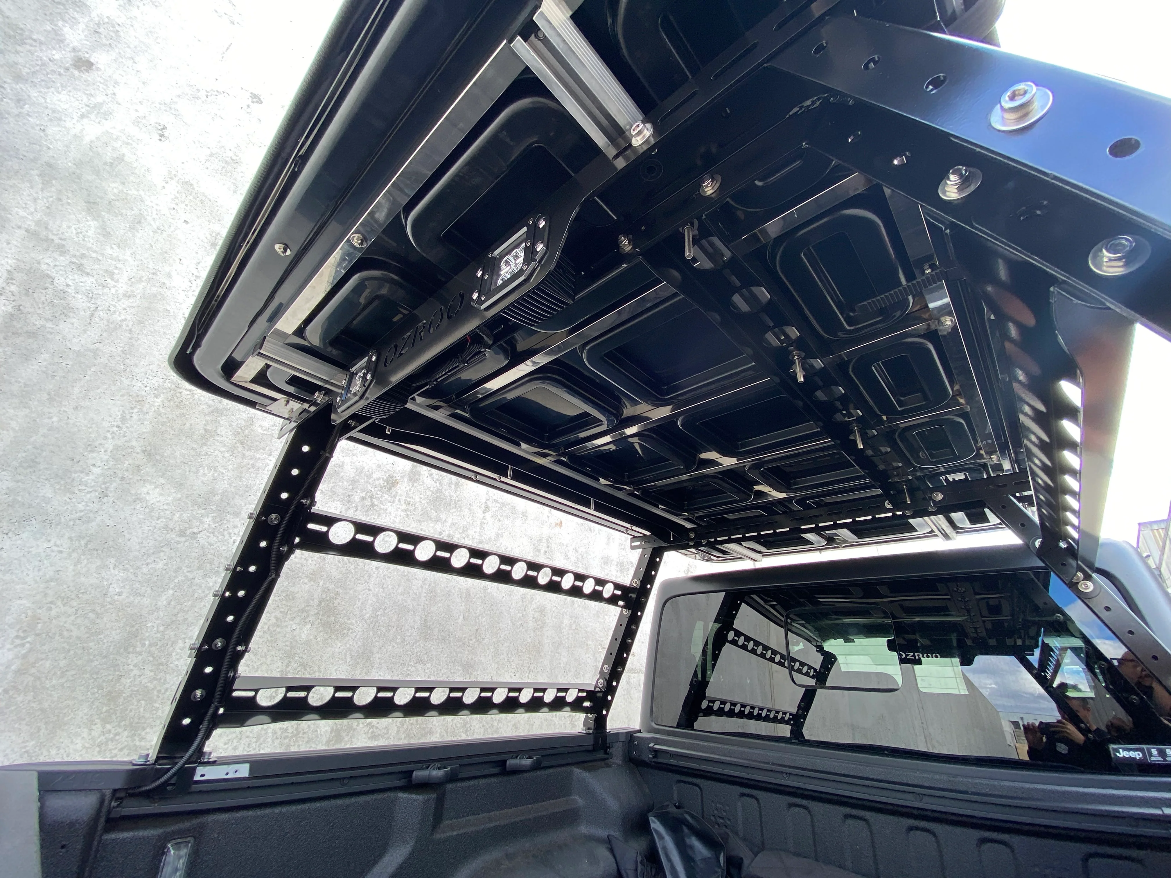 Rooftop Tent & Tubrack Package - 4 Person Hard Shell Tent (ABS Shell) - Image 7