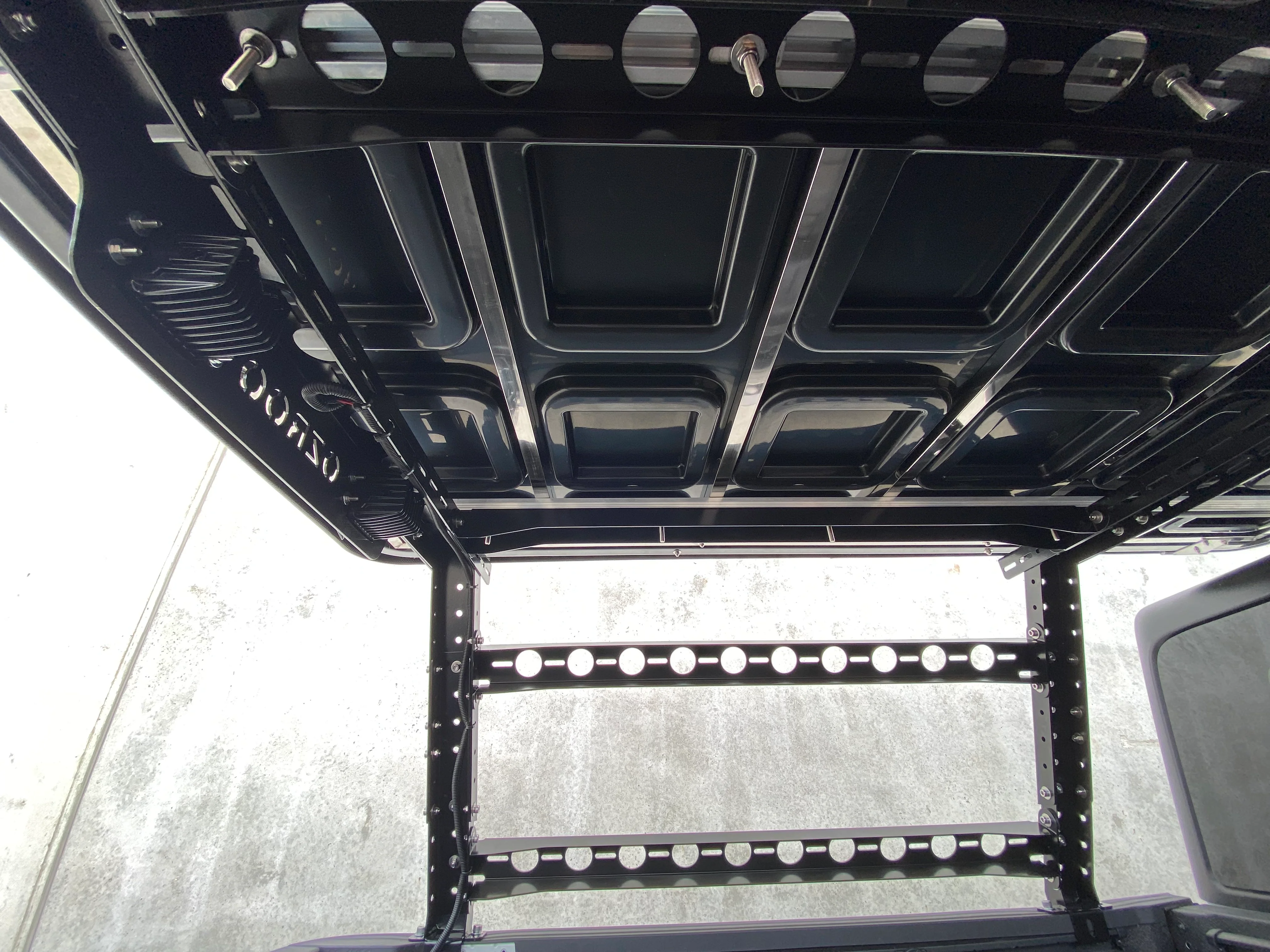 Rooftop Tent & Tubrack Package - 4 Person Hard Shell Tent (ABS Shell) - Image 8